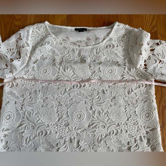 Off white top. Petite XS by Ann Taylor - Picture 4 of 5